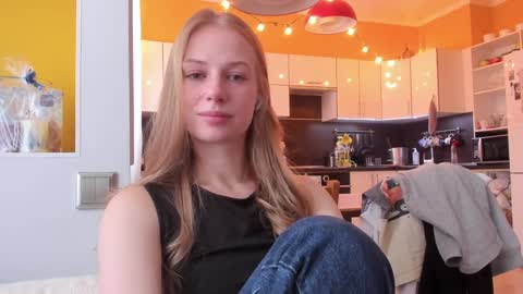 Snapshot of magic_couple13 chatting on 12, 1, 2026 Alice online show from 12, 1, 2026