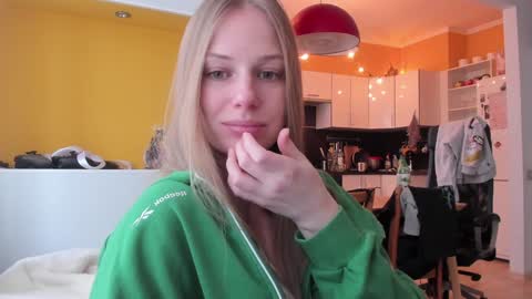 Snapshot of magic_couple13 chatting on 19, 1, 2026 Alice online show from 19, 1, 2026