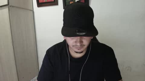 magic_milk23 online show from 1, 10, 2025