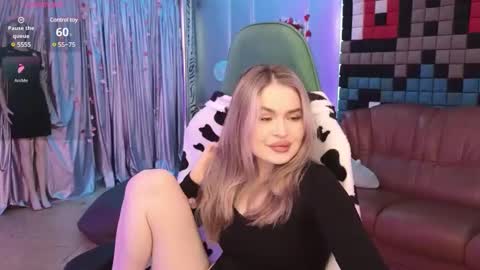 Snapshot of magical_leila chatting on 10, 2, 2025 Jessica Leila online show from 10, 2, 2025