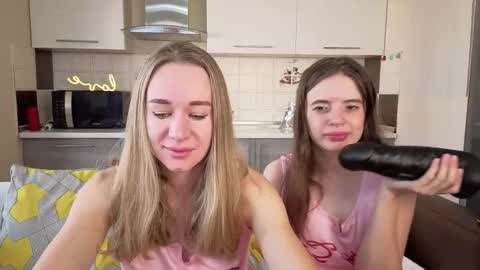 Snapshot of magical_mermaids chatting on 22, 9, 2025 Alice online show from 22, 9, 2025