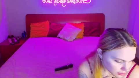 Lili and Bella online show from 6, 3, 2025