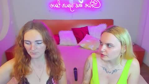 Lili and Bella online show from 11, 11, 2025