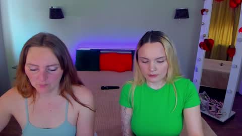 Lili and Bella online show from 12, 5, 2026