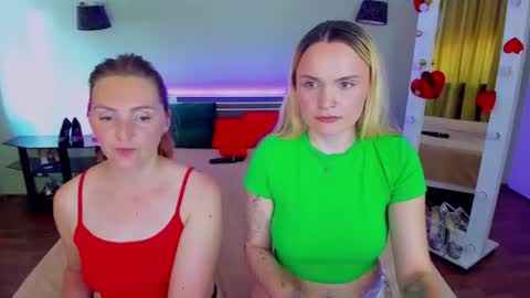 Lili and Bella online show from 27, 6, 2026