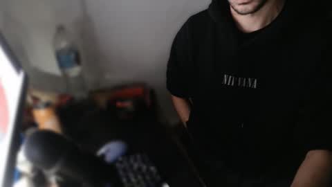 Snapshot of magicjawn chatting on 13, 11, 2025 magicjawn online show from 13, 11, 2025