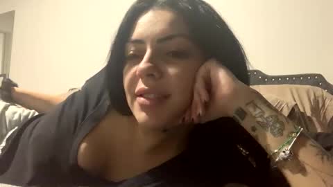 Snapshot of magicvalentine11 chatting on 16, 12, 2025 magicvalentine11 online show from 16, 12, 2025