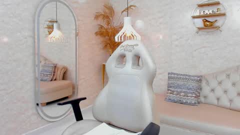 Snapshot of mai_bigboobs chatting on 4, 12, 2025 Mai Bigboobs online show from 4, 12, 2025