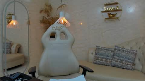 Snapshot of mai_bigboobs chatting on 14, 12, 2025 Mai Bigboobs online show from 14, 12, 2025