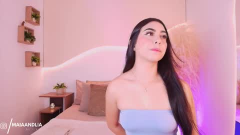 Snapshot of maia_lia_ chatting on 6, 10, 2025 MAIA LIA online show from 6, 10, 2025