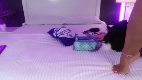 Maia Reficco online show from 2, 10, 2025