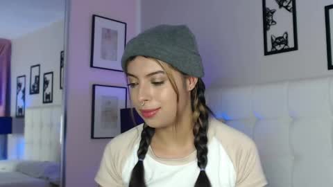 Maia Reficco online show from 15, 4, 2026