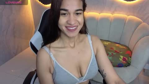 Snapshot of maia_tx chatting on 6, 10, 2025 Online 800 to 1400 online show from 6, 10, 2025