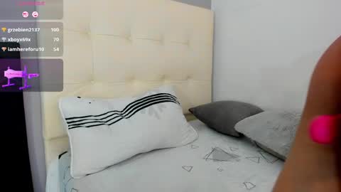 Snapshot of maia_w10 chatting on 23, 2, 2025 Maia online show from 23, 2, 2025