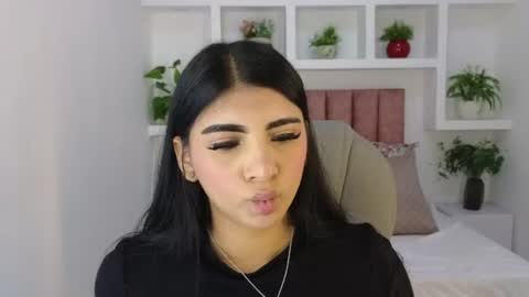 Maiaa Ruiz  online show from 19, 6, 2026