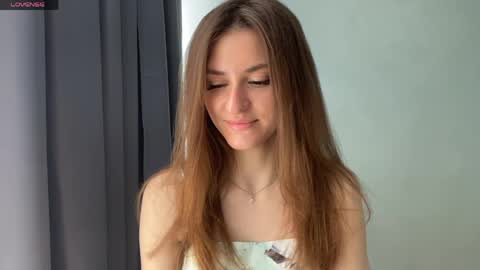 Snapshot of maiabarthe chatting on 29, 5, 2026 M I A online show from 29, 5, 2026