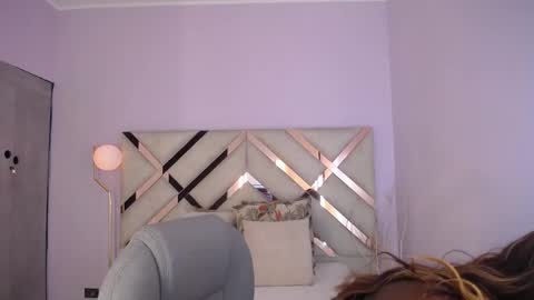 Maia Charris online show from 11, 4, 2026