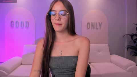 Snapshot of maiacollins chatting on 9, 9, 2025 Maia online show from 9, 9, 2025