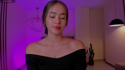 Snapshot of maiacollins chatting on 15, 9, 2025 Maia online show from 15, 9, 2025