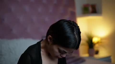 Snapshot of maiamini chatting on 14, 10, 2025 Maia online show from 14, 10, 2025