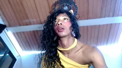 Bella Maidi online show from 21, 2, 2025