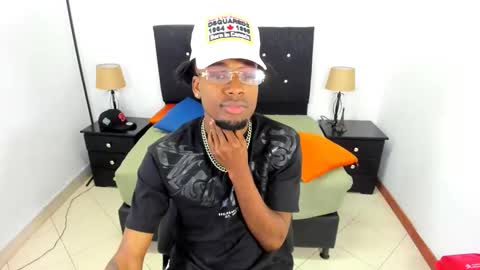 Snapshot of maikol_monstercock chatting on 10, 10, 2025 M A I K O L -- M O N S T E R C O C L online show from 10, 10, 2025