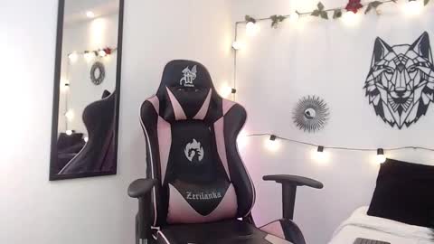 Maiky Cooper online show from 8, 2, 2025