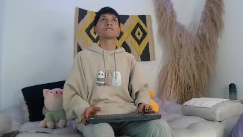 Maiky Cooper online show from 4, 3, 2025