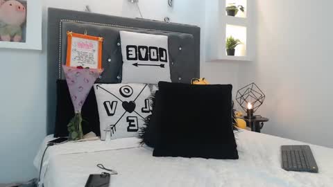 Maiky Cooper online show from 12, 3, 2025