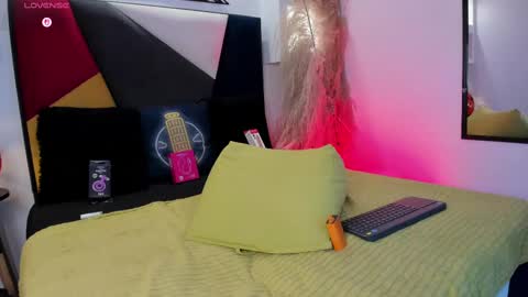 Maiky Cooper online show from 8, 10, 2025