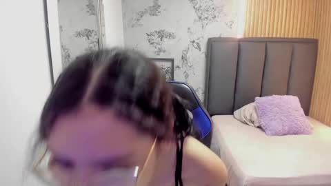 Snapshot of mailylove1 chatting on 20, 11, 2025 M A I L Y online show from 20, 11, 2025