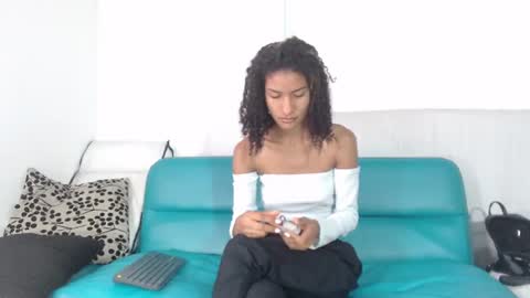 Snapshot of mailyn_gold chatting on 2, 7, 2026 mailyn_gold online show from 2, 7, 2026