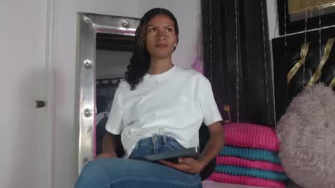 Snapshot of mailyn_gold chatting on 15, 7, 2026 mailyn_gold online show from 15, 7, 2026