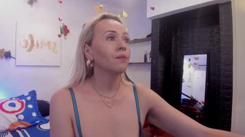 Snapshot of mailyn_jung_ chatting on 10, 2, 2025 Carolina Barrantes Munera online show from 10, 2, 2025