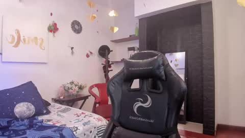 Snapshot of mailyn_jung_ chatting on 6, 3, 2025 Carolina Barrantes Munera online show from 6, 3, 2025