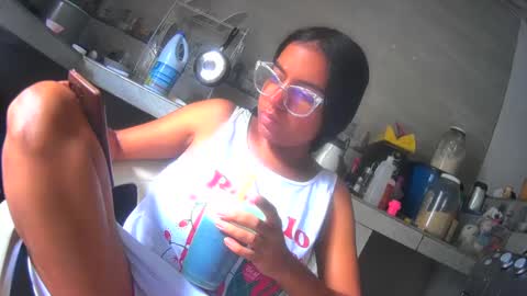 Snapshot of maite2020 chatting on 23, 12, 2024 maite2020 online show from 23, 12, 2024