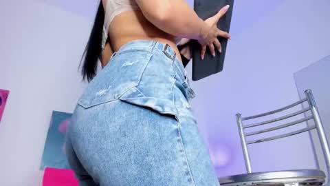 mai  online show from 5, 11, 2025