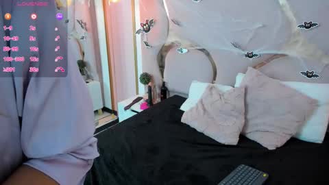 Snapshot of maiyajoness chatting on 21, 10, 2025 maiyajoness online show from 21, 10, 2025