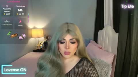 Snapshot of majestydannaxx chatting on 14, 12, 2025 majestydannaxx online show from 14, 12, 2025