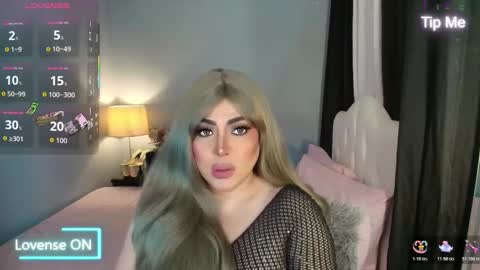 Snapshot of majestydannaxx chatting on 17, 12, 2025 majestydannaxx online show from 17, 12, 2025