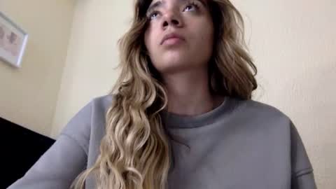 majo_gomezz online show from 12, 7, 2026