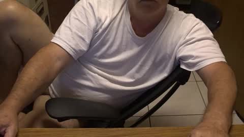 Snapshot of majormike34 chatting on 28, 4, 2026 majormike34 online show from 28, 4, 2026