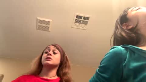 Snapshot of makeouthilldani chatting on 31, 12, 2024 hokulani online show from 31, 12, 2024