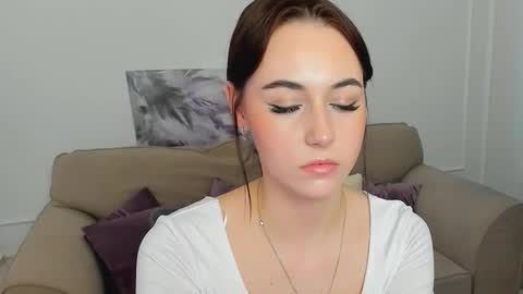 Snapshot of makeyouehappy chatting on 23, 11, 2025 makeyouehappy online show from 23, 11, 2025