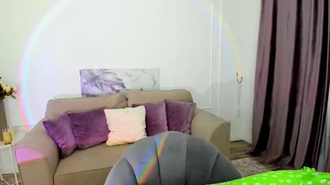 Snapshot of makeyouehappy chatting on 27, 11, 2025 makeyouehappy online show from 27, 11, 2025