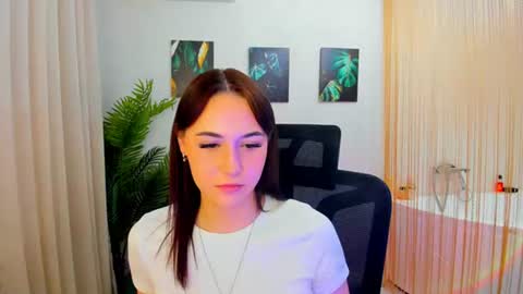 Snapshot of makeyouehappy chatting on 28, 11, 2025 makeyouehappy online show from 28, 11, 2025