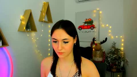 Snapshot of makeyouehappy chatting on 22, 12, 2025 makeyouehappy online show from 22, 12, 2025