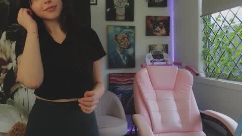 Snapshot of makiyahbelle2 chatting on 18, 9, 2025 MakiyahBelle online show from 18, 9, 2025