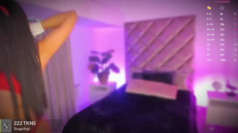 Snapshot of malaia_hills chatting on 24, 10, 2025 Call Me Mala online show from 24, 10, 2025