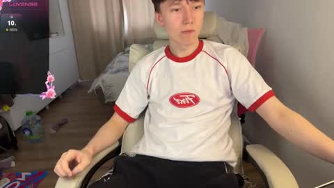 Snapshot of malcolm_yang chatting on 4, 10, 2025 Tom and Mark 3 online show from 4, 10, 2025